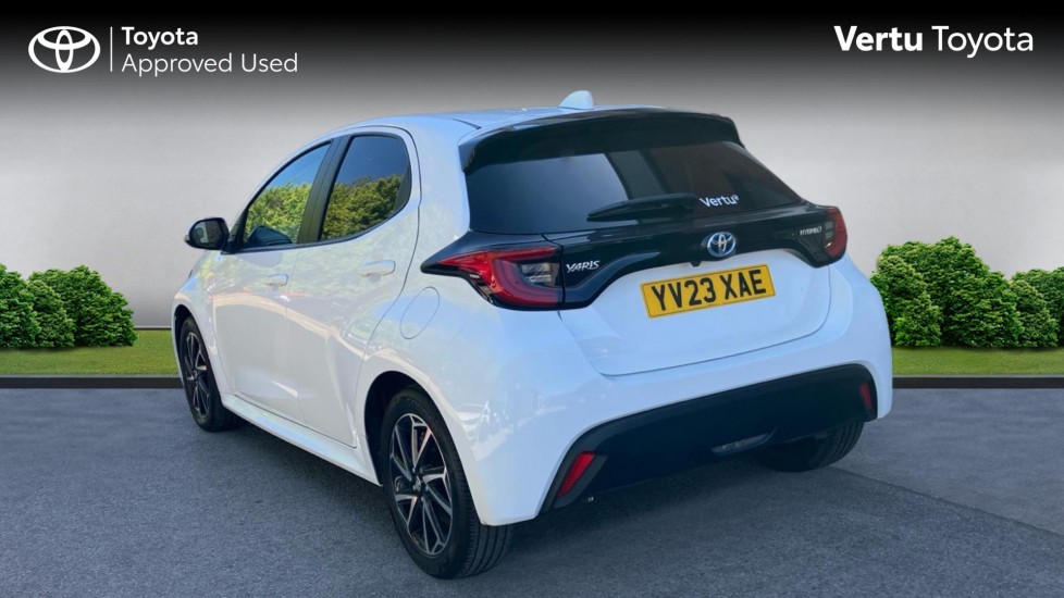 Toyota Yaris 1.5 Hybrid Design 5dr CVT Hybrid Hatchback - Image 4