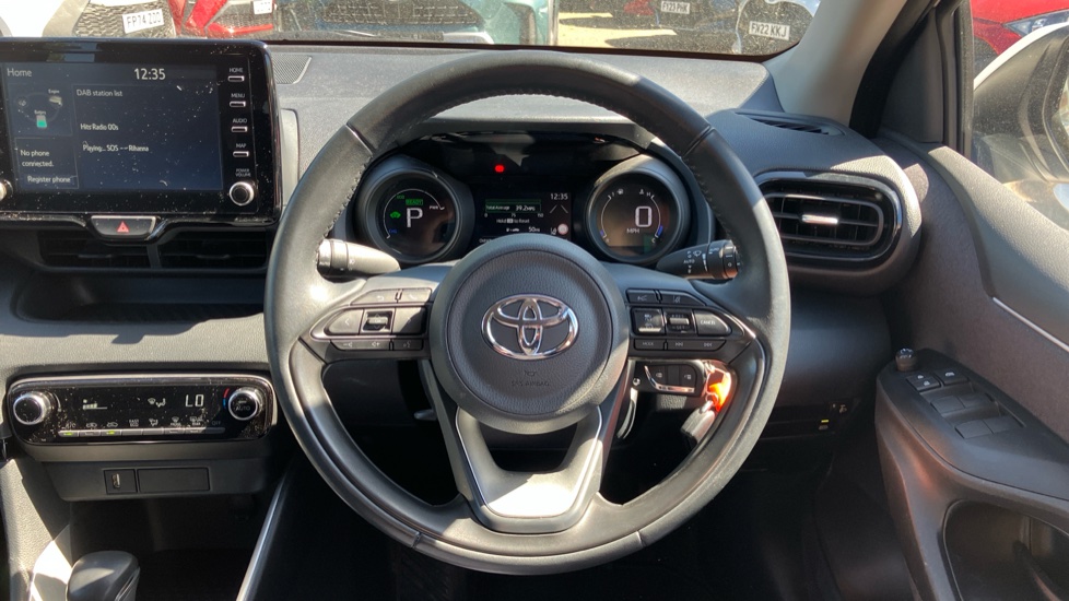 Toyota Yaris 1.5 Hybrid Design 5dr CVT Hybrid Hatchback - Image 10