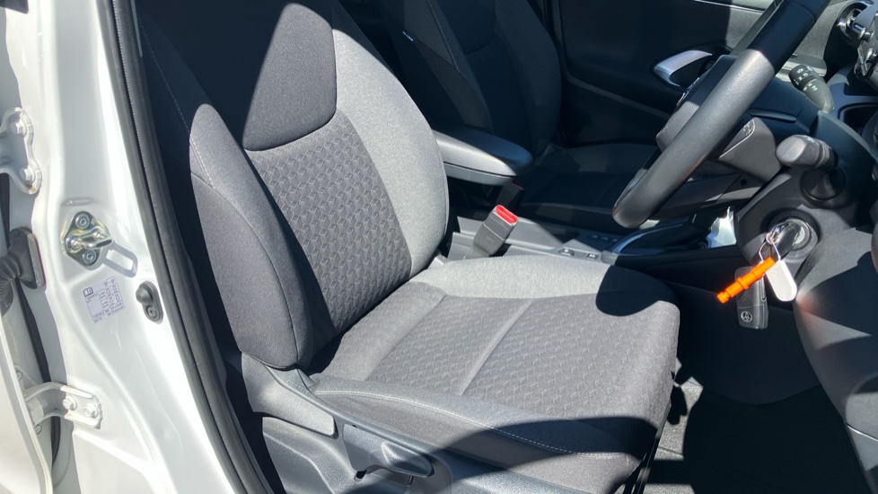 Toyota Yaris 1.5 Hybrid Design 5dr CVT Hybrid Hatchback - Image 17
