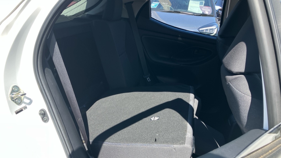 Toyota Yaris 1.5 Hybrid Design 5dr CVT Hybrid Hatchback - Image 18