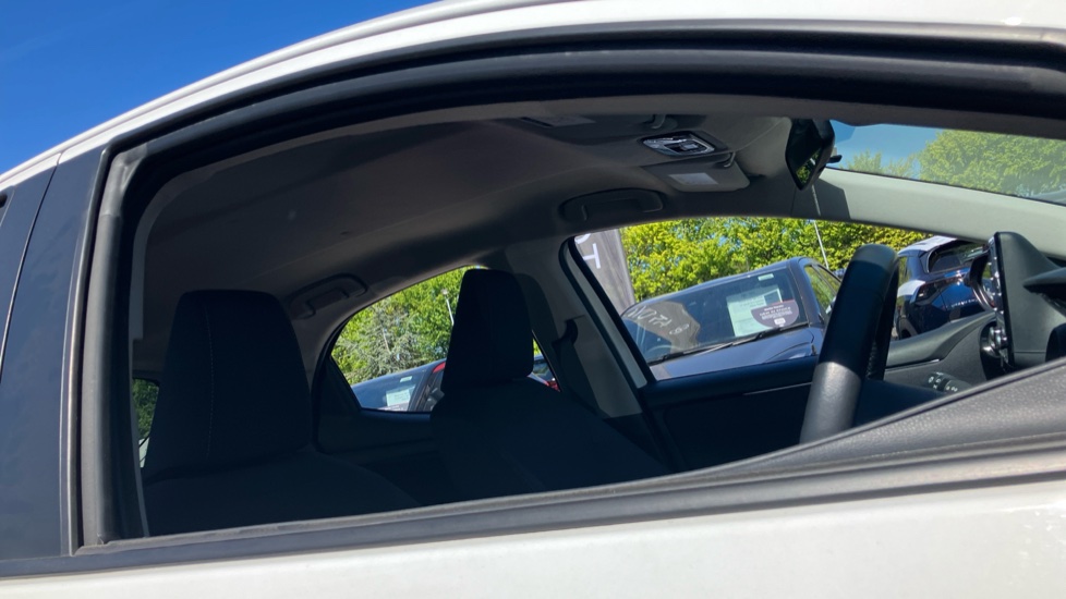 Toyota Yaris 1.5 Hybrid Design 5dr CVT Hybrid Hatchback - Image 19