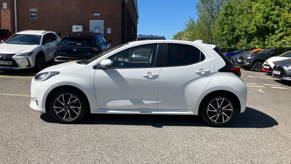 Toyota Yaris 1.5 Hybrid Design 5dr CVT Hybrid Hatchback - Image 24