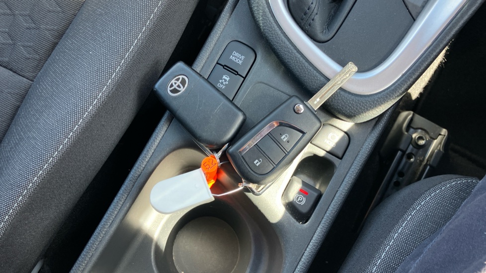 Toyota Yaris 1.5 Hybrid Design 5dr CVT Hybrid Hatchback - Image 28