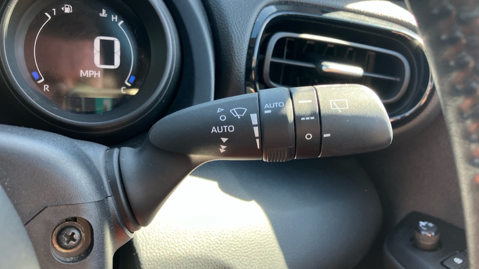 Toyota Yaris 1.5 Hybrid Design 5dr CVT Hybrid Hatchback - Image 36