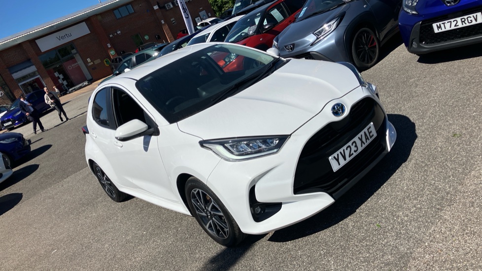 Toyota Yaris 1.5 Hybrid Design 5dr CVT Hybrid Hatchback - Image 50