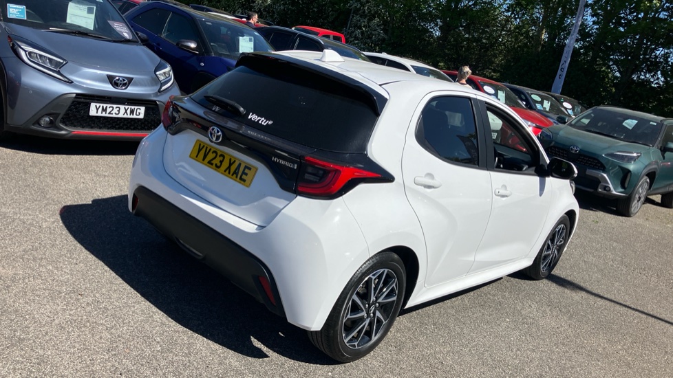 Toyota Yaris 1.5 Hybrid Design 5dr CVT Hybrid Hatchback - Image 53