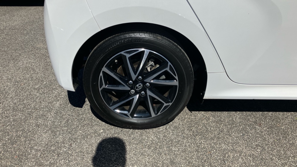 Toyota Yaris 1.5 Hybrid Design 5dr CVT Hybrid Hatchback - Image 55