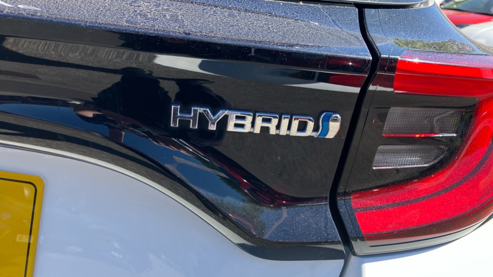 Toyota Yaris 1.5 Hybrid Design 5dr CVT Hybrid Hatchback - Image 58