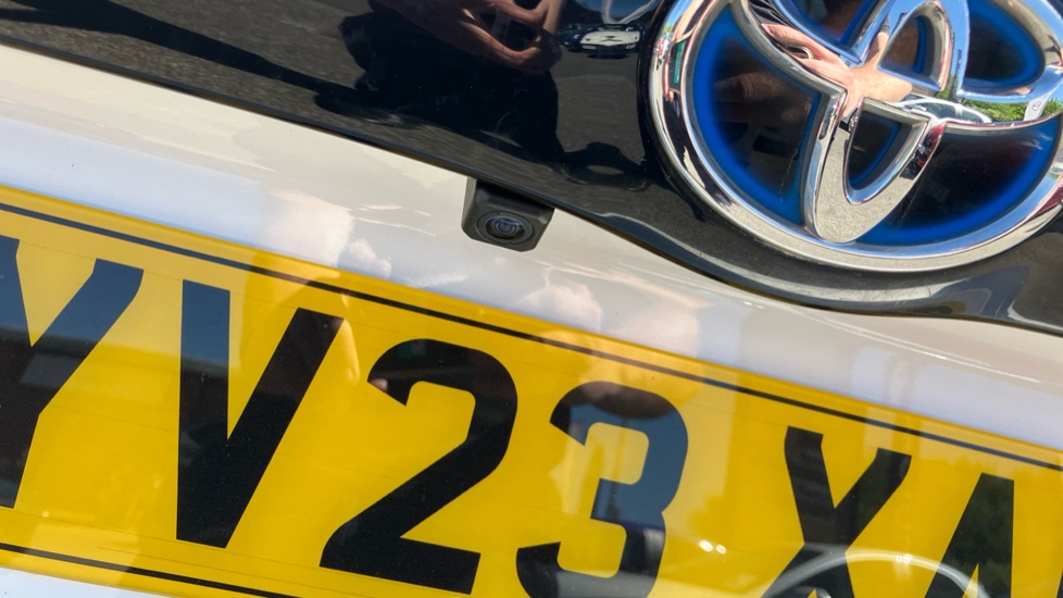 Toyota Yaris 1.5 Hybrid Design 5dr CVT Hybrid Hatchback - Image 59