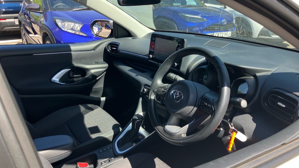 Toyota Yaris 1.5 Hybrid Design 5dr CVT Hybrid Hatchback - Image 61