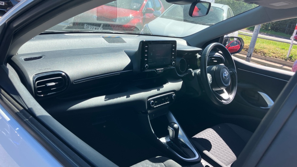 Toyota Yaris 1.5 Hybrid Design 5dr CVT Hybrid Hatchback - Image 65