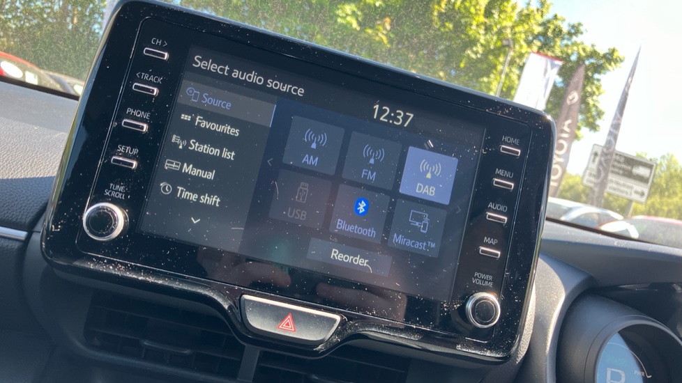 Toyota Yaris 1.5 Hybrid Design 5dr CVT Hybrid Hatchback - Image 72