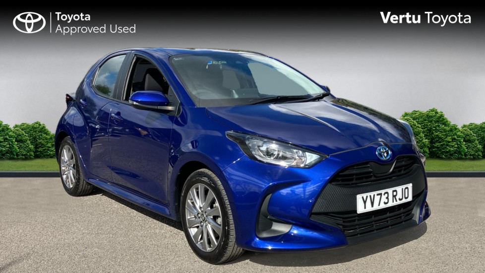 Toyota Yaris 1.5 Hybrid Icon 5dr CVT Hybrid Hatchback - Image 1
