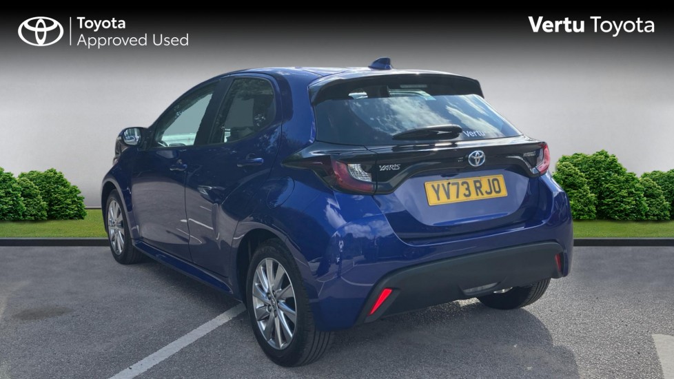 Toyota Yaris 1.5 Hybrid Icon 5dr CVT Hybrid Hatchback - Image 4