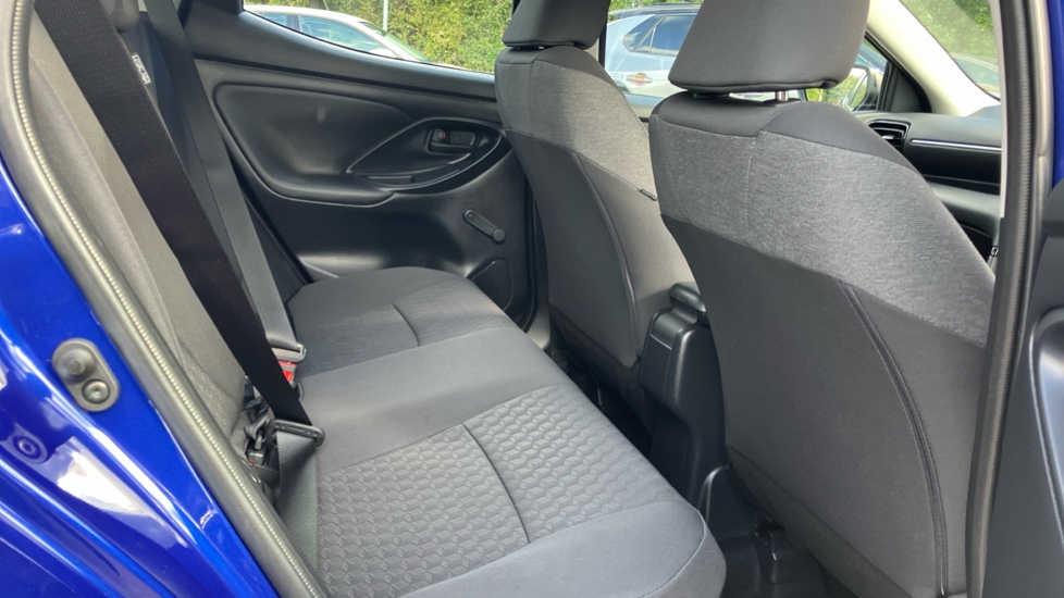 Toyota Yaris 1.5 Hybrid Icon 5dr CVT Hybrid Hatchback - Image 8