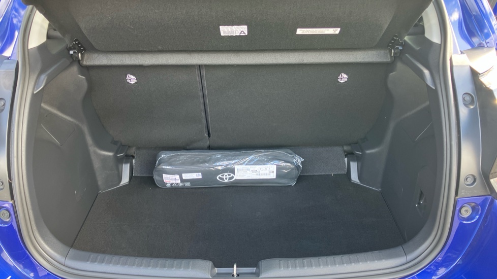 Toyota Yaris 1.5 Hybrid Icon 5dr CVT Hybrid Hatchback - Image 13