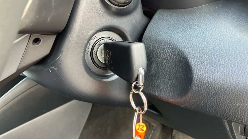 Toyota Yaris 1.5 Hybrid Icon 5dr CVT Hybrid Hatchback - Image 16