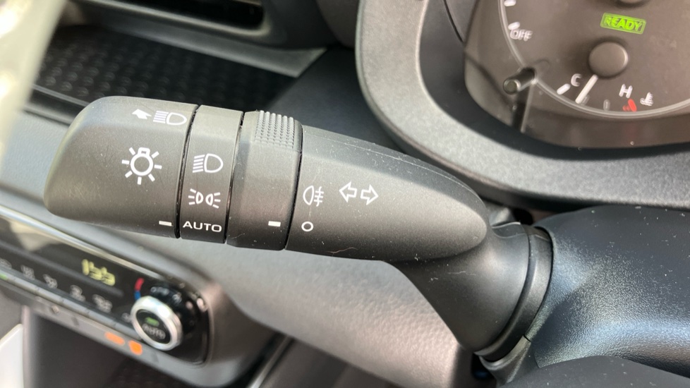 Toyota Yaris 1.5 Hybrid Icon 5dr CVT Hybrid Hatchback - Image 30