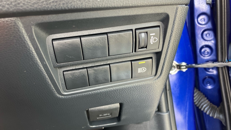 Toyota Yaris 1.5 Hybrid Icon 5dr CVT Hybrid Hatchback - Image 35