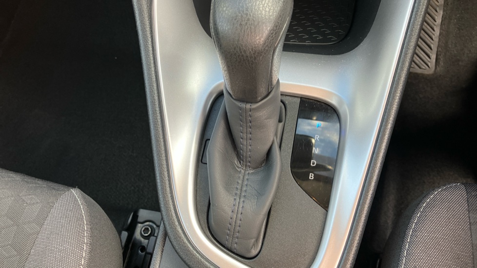 Toyota Yaris 1.5 Hybrid Icon 5dr CVT Hybrid Hatchback - Image 36