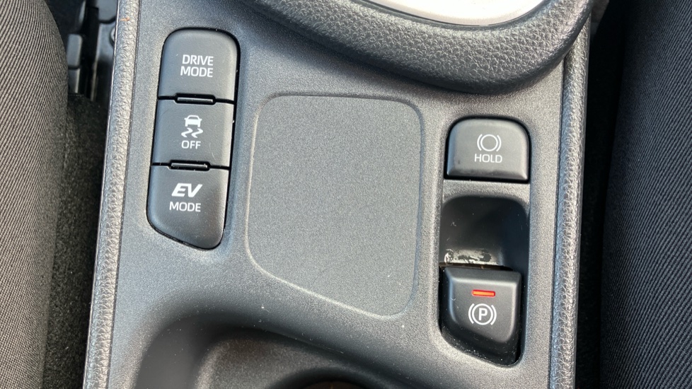 Toyota Yaris 1.5 Hybrid Icon 5dr CVT Hybrid Hatchback - Image 40
