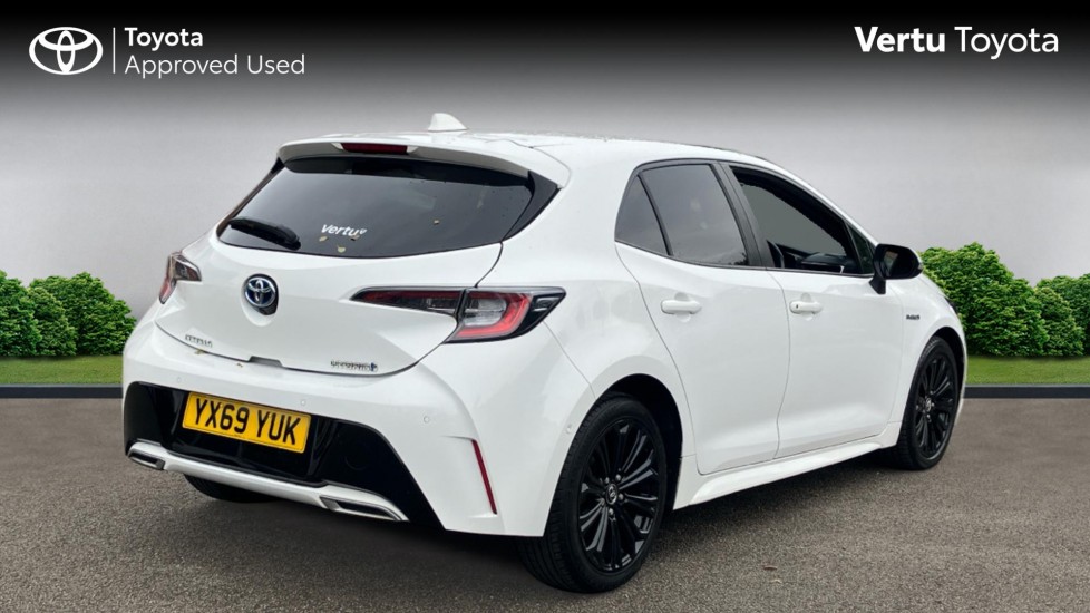 Toyota Corolla 2.0 VVT-i Hybrid Design 5dr CVT Hybrid Hatchback - Image 2
