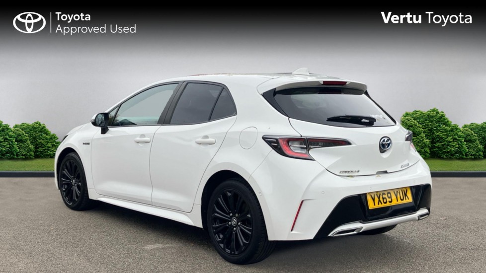 Toyota Corolla 2.0 VVT-i Hybrid Design 5dr CVT Hybrid Hatchback - Image 4