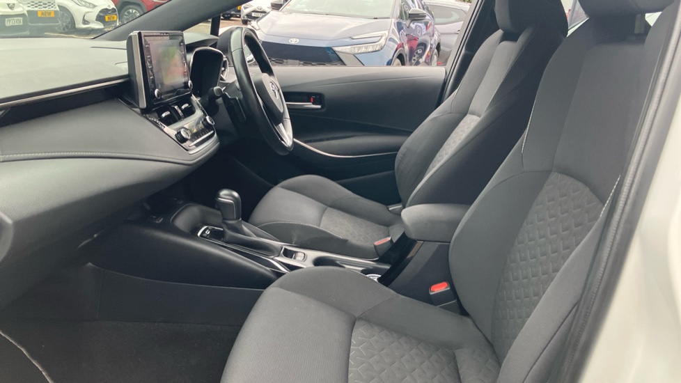 Toyota Corolla 2.0 VVT-i Hybrid Design 5dr CVT Hybrid Hatchback - Image 5