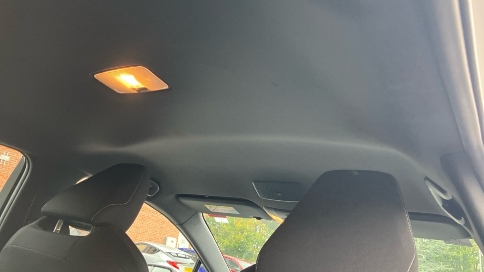 Toyota Corolla 2.0 VVT-i Hybrid Design 5dr CVT Hybrid Hatchback - Image 19