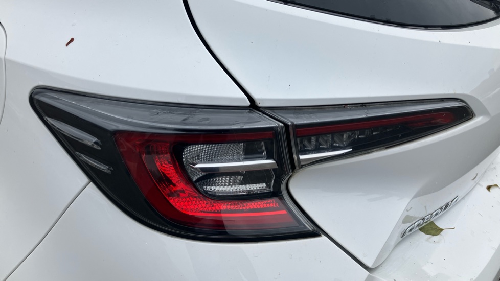 Toyota Corolla 2.0 VVT-i Hybrid Design 5dr CVT Hybrid Hatchback - Image 21