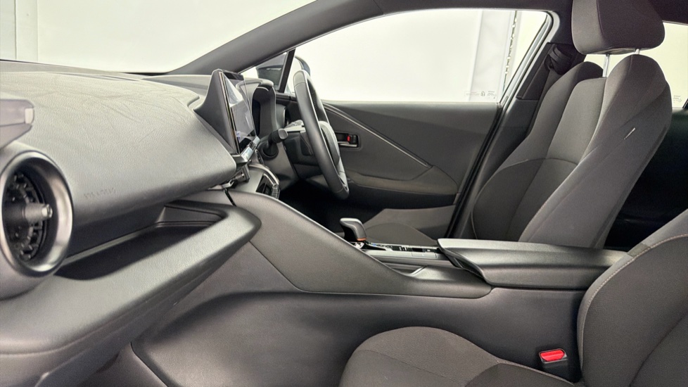 Toyota C-HR 1.8 Hybrid Design 5dr CVT Hybrid Hatchback - Image 5
