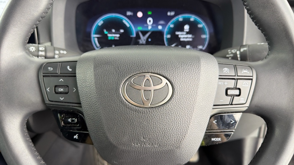 Toyota C-HR 1.8 Hybrid Design 5dr CVT Hybrid Hatchback - Image 10
