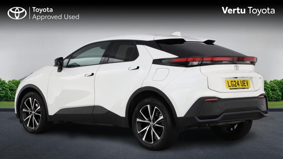 Toyota C-HR 1.8 Hybrid Design 5dr CVT Hybrid Hatchback - Image 4