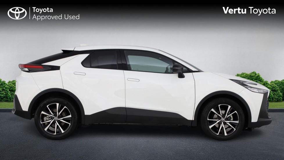 Toyota C-HR 1.8 Hybrid Design 5dr CVT Hybrid Hatchback - Image 23