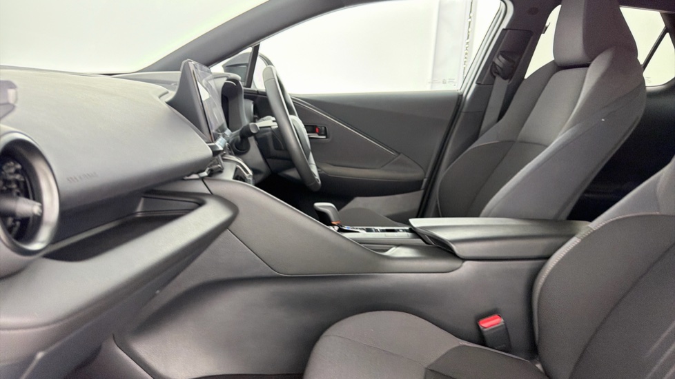 Toyota C-HR 1.8 Hybrid Design 5dr CVT Hybrid Hatchback - Image 5