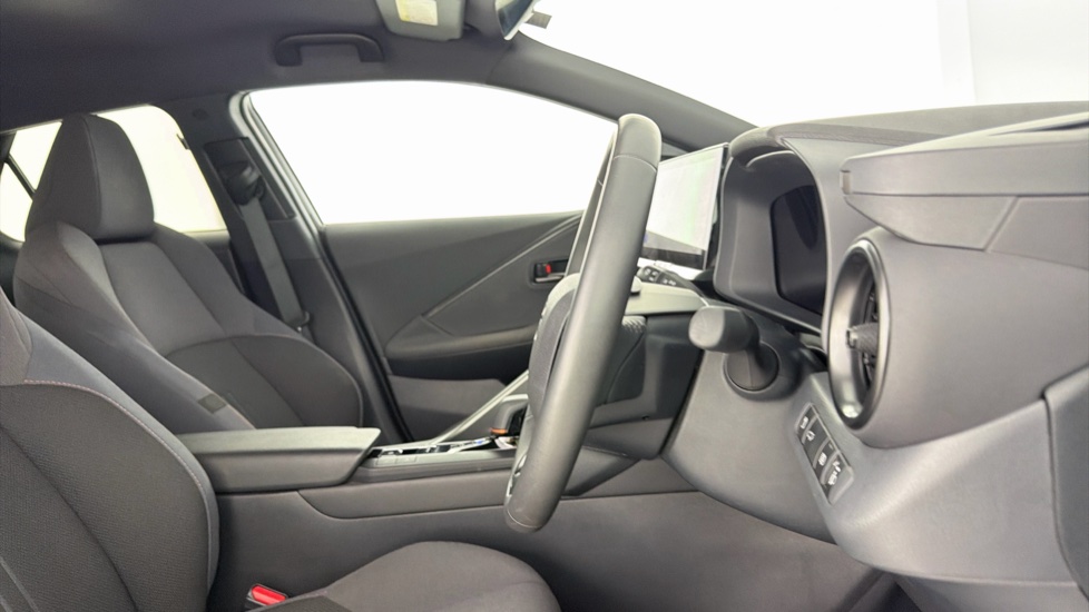 Toyota C-HR 1.8 Hybrid Design 5dr CVT Hybrid Hatchback - Image 12