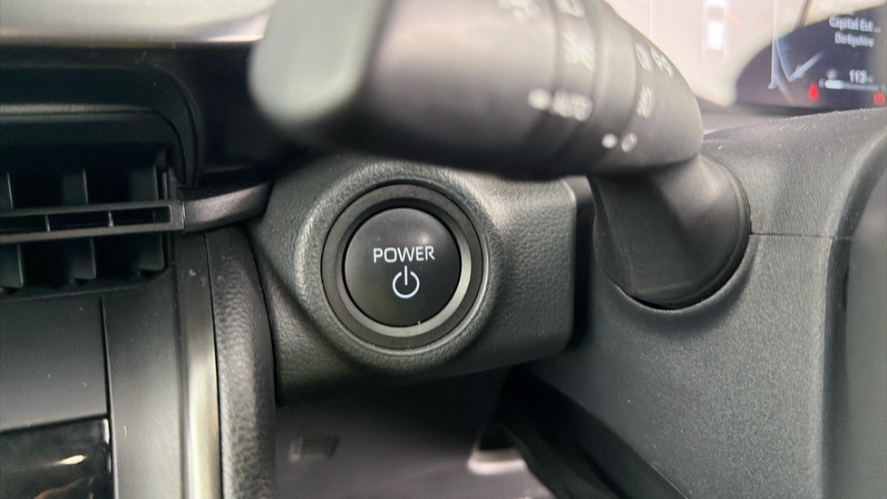 Toyota C-HR 1.8 Hybrid Design 5dr CVT Hybrid Hatchback - Image 16