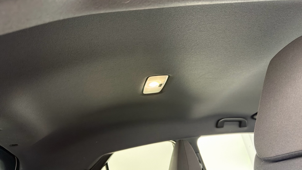 Toyota C-HR 1.8 Hybrid Design 5dr CVT Hybrid Hatchback - Image 19
