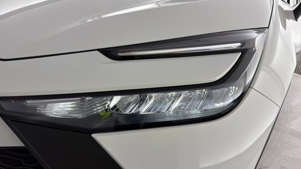 Toyota C-HR 1.8 Hybrid Design 5dr CVT Hybrid Hatchback - Image 20