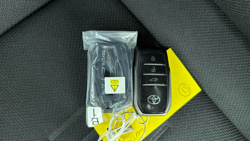 Toyota C-HR 1.8 Hybrid Design 5dr CVT Hybrid Hatchback - Image 28