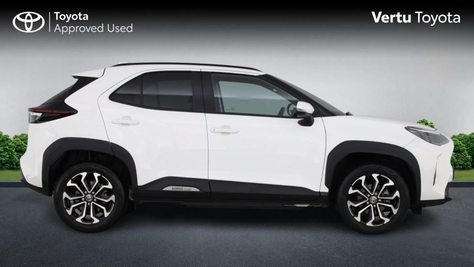 Toyota Yaris Cross 1.5 Hybrid Design 5dr CVT Hybrid Estate - Image 23