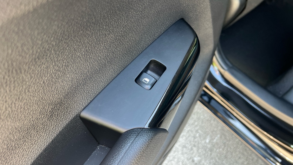 Kia Picanto 1.2 Shadow 5dr Auto Petrol Hatchback - Image 24