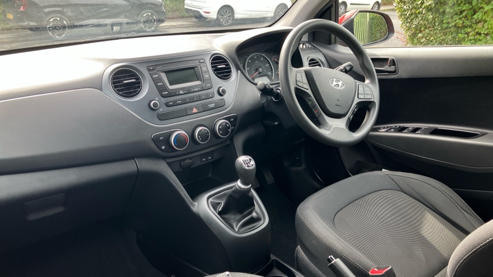 Hyundai i10 1.2 SE 5dr Petrol Hatchback - Image 9