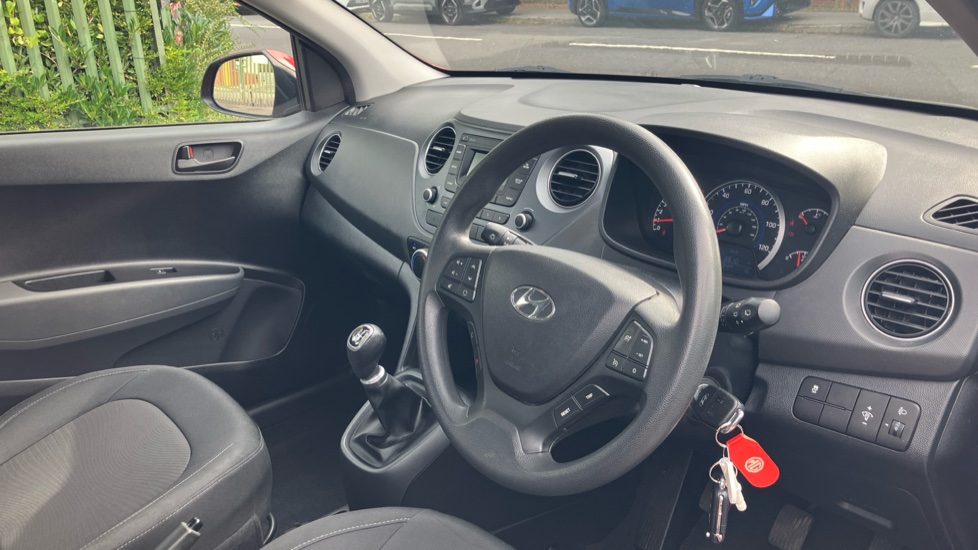 Hyundai i10 1.2 SE 5dr Petrol Hatchback - Image 11