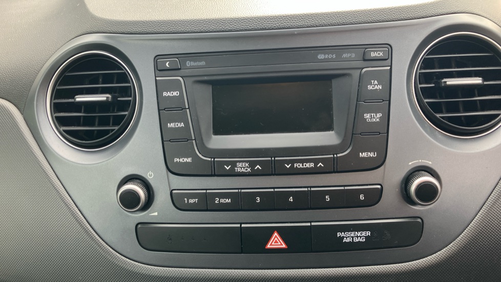 Hyundai i10 1.2 SE 5dr Petrol Hatchback - Image 12