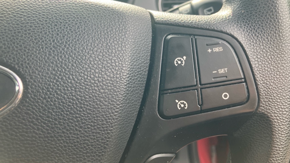 Hyundai i10 1.2 SE 5dr Petrol Hatchback - Image 25