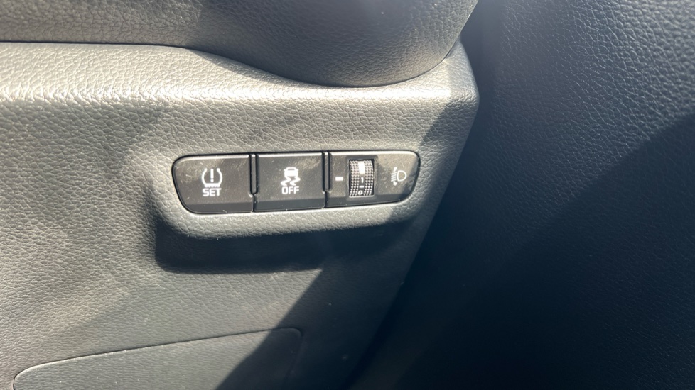 Kia Picanto 1.0 X-Line S 5dr Auto Petrol Hatchback - Image 32