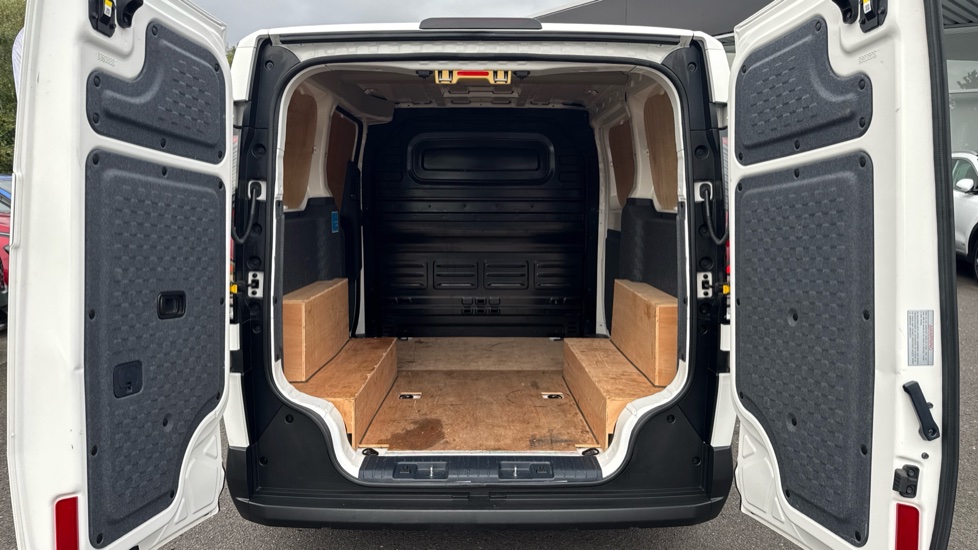 Kia PBV Pv5 Cargo 120kW Essential Long Range 71kWh H1 Van Auto - Image 4