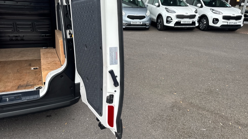 Kia PBV Pv5 Cargo 120kW Essential Long Range 71kWh H1 Van Auto - Image 38