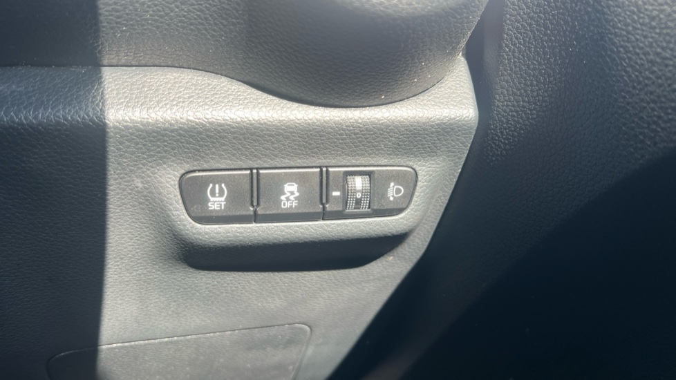 Kia Picanto 1.0 X-Line S 5dr Auto Petrol Hatchback - Image 32